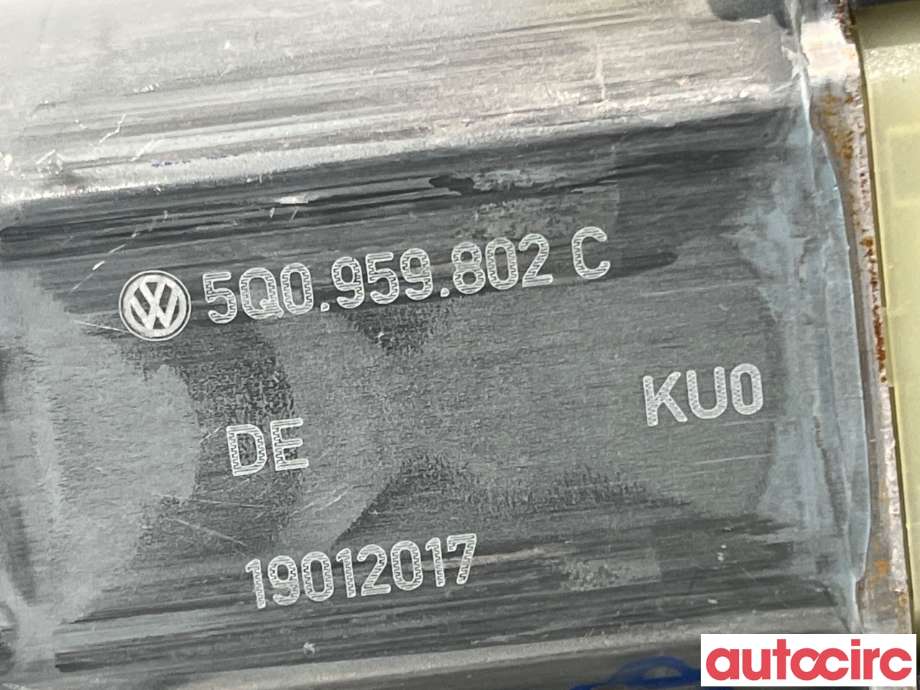 Ruteheis høyre foran til VW e-Golf 2017-2020 (Fase 2)  (VOLKSWAGEN|5Q0959802C|)
