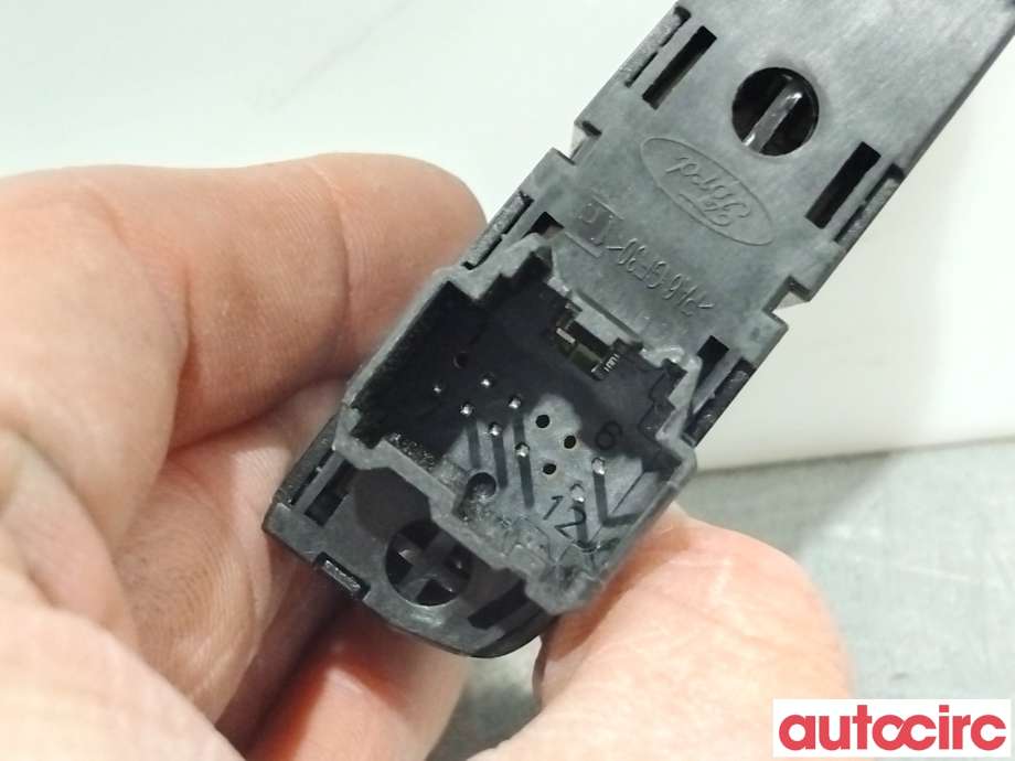 Bryter diverse til Ford Focus 2011-2014 (Type III, Fase 1) (FORD|1696451||AM5T14B436BB)
