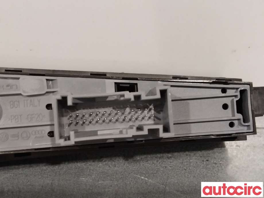 Bryter elektrisk håndbrekk/parkbrems til VW Passat 2011-2015 (B7) (B7) (VOLKSWAGEN|3AB927137|)