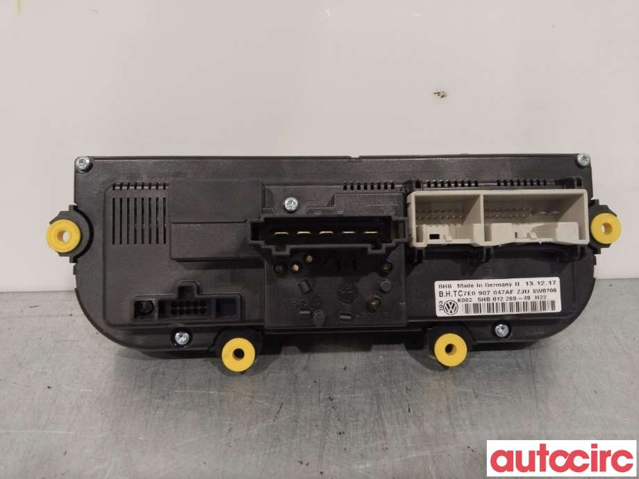 Varmeapparat betjening til VW Transporter / Caravelle 2015-2019 (T6) (T6) (VOLKSWAGEN|7E0907047AF)