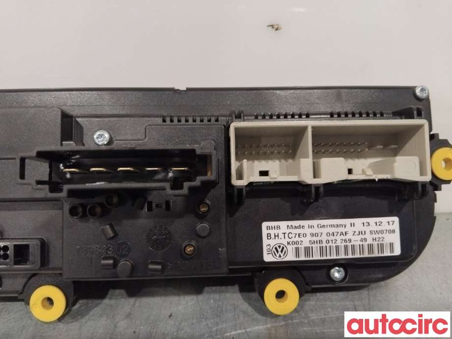 Varmeapparat betjening til VW Transporter / Caravelle 2015-2019 (T6) (T6) (VOLKSWAGEN|7E0907047AF)