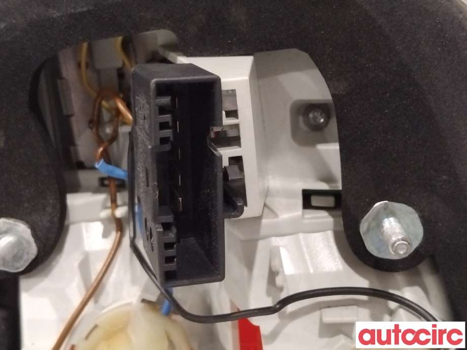 Baklykt venstre til BMW 5-Serie 2003-2010 (E60/E61) (E60/E61) (BMW|63217177693)