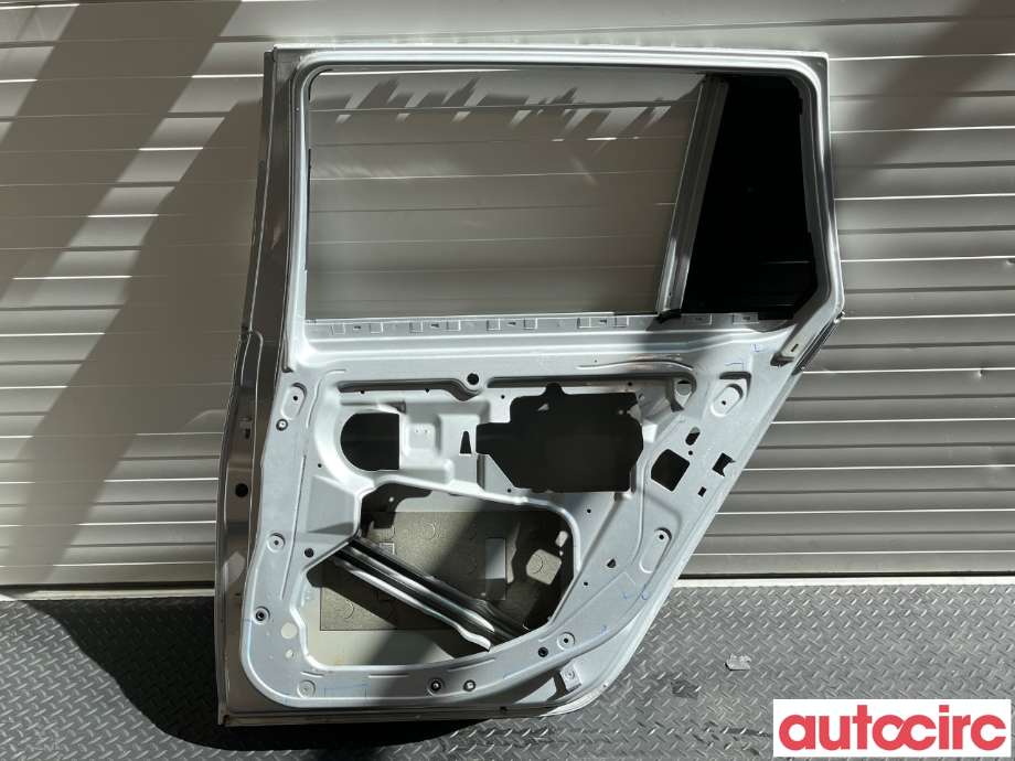 Dør høyre bak til BMW 5-Serie 2003-2010 (E60/E61) (E60/E61) (BMW|41525A2A368)
