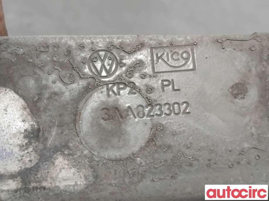 Panserhengsler til VW Passat 2011-2015 (B7) (B7) (VOLKSWAGEN|3AA823302|)