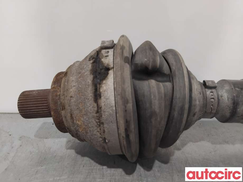 Drivaksel høyre foran til VW Passat 2005-2010 (B6) (B6) (VOLKSWAGEN|1K0407764PX|1K0407272QE|5Q0407272BT)