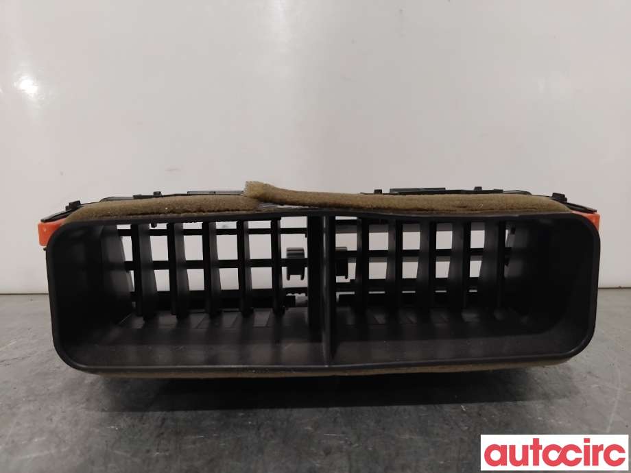 Dashbord friskluftdyse til Toyota Yaris 2009-2011 (Type II, Fase 2) (TOYOTA|556700D010B0|)