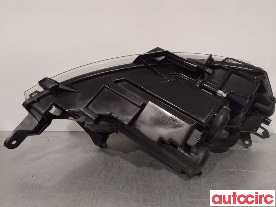 Frontlykt venstre halogen til Peugeot Expert 2007-2016 (Type II)  (PEUGEOT|6208L0|89902605)