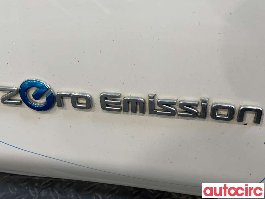 Dør venstre foran til Nissan Leaf 2011-2017 (Type I)  (NISSAN|H01015SLAA)