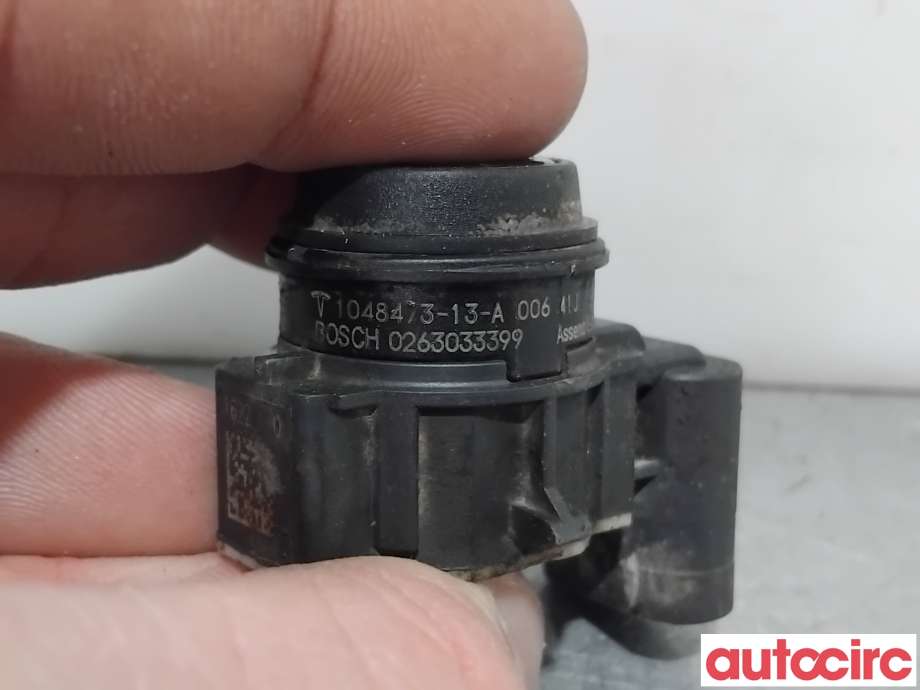 Parkeringssensor foran til Tesla Model S 2013-2016 (Fase 1)  (TESLA|1048473-00-A|0263033399|1048473-13-A)