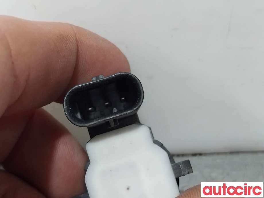 Parkeringssensor foran til Tesla Model S 2013-2016 (Fase 1)  (TESLA|1048473-00-A|0263033399|1048473-13-A)
