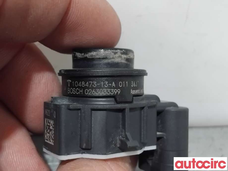 Parkeringssensor foran til Tesla Model S 2013-2016 (Fase 1)  (TESLA|1048473-00-A|0263033399|1048473-13-A)