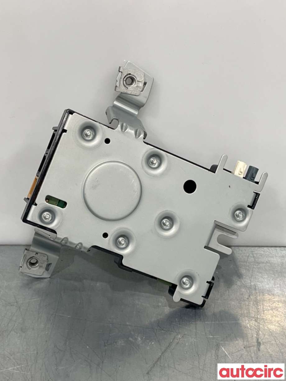 Antenne forsterker til Audi A3 2003-2008 (Type II, Fase 1)  (AUDI|8P4035225D|)