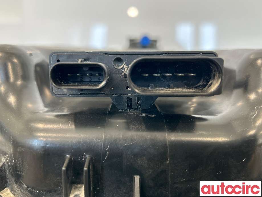 AdBlue tank til VW Transporter / Caravelle 2019-->> (T6.1) (T6.1) (VOLKSWAGEN|7E0131877K|7E0131877J)
