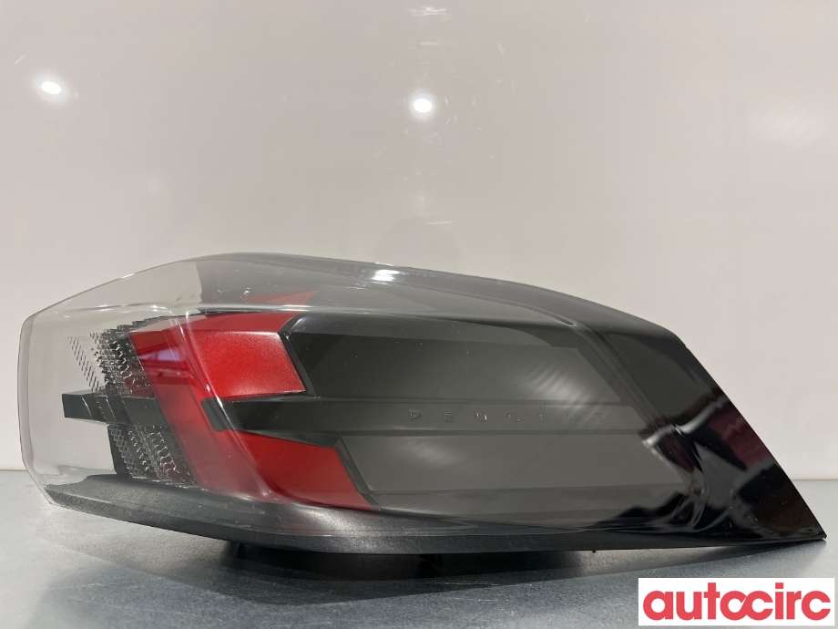 Baklykt høyre til Peugeot 2008, 2019-->> (Type II)  (PEUGEOT|9838190480)