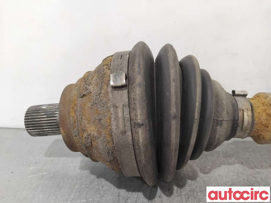 Drivaksel høyre foran til Škoda Superb 2008-2015 (Type II)  (SKODA|3C0407452RX|3C0407272CB|3C0407272CA)
