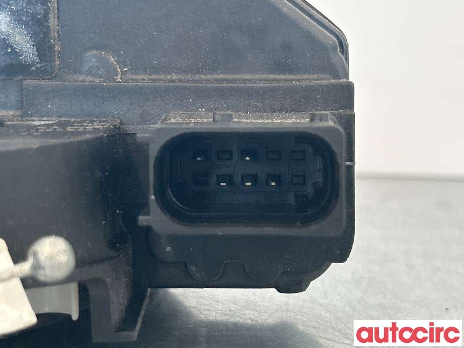 Låsekasse høyre foran til Opel Astra J 2010-2015 (OPEL|13579523|13578277)