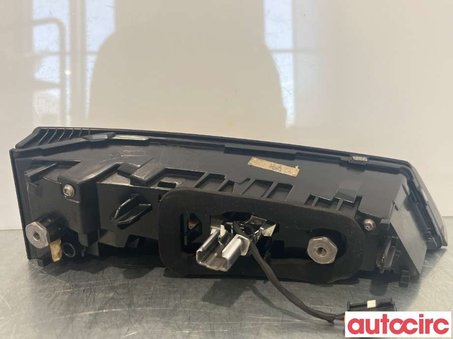 Baklykt høyre indre til Peugeot 308 2021-->> (Type III)  (PEUGEOT|9835300380)