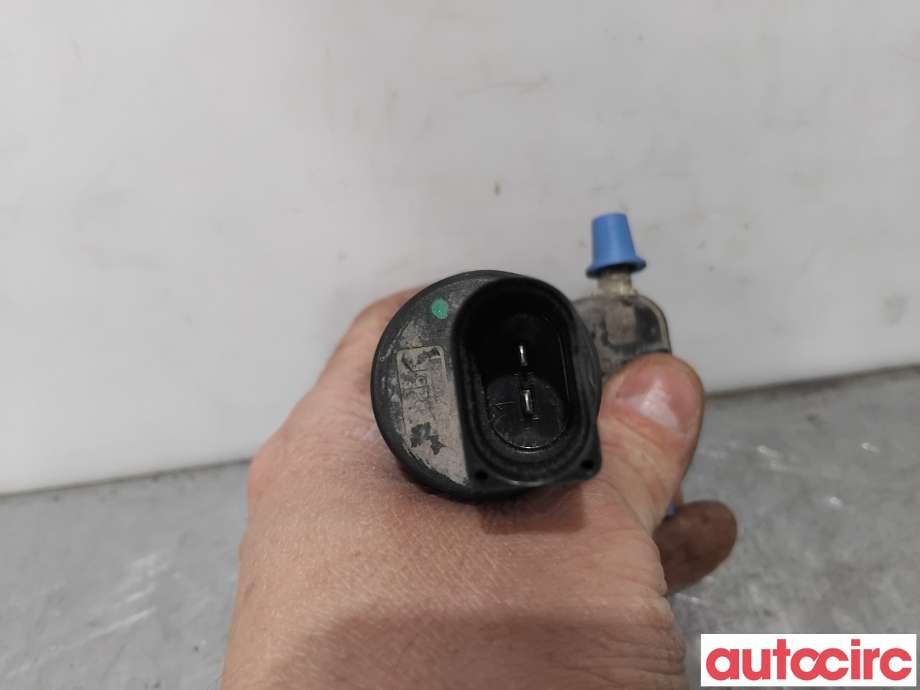 Spylerpumpe foran til VW e-Golf 2014-2017 (Fase 1)  (VOLKSWAGEN|1K6955651|)