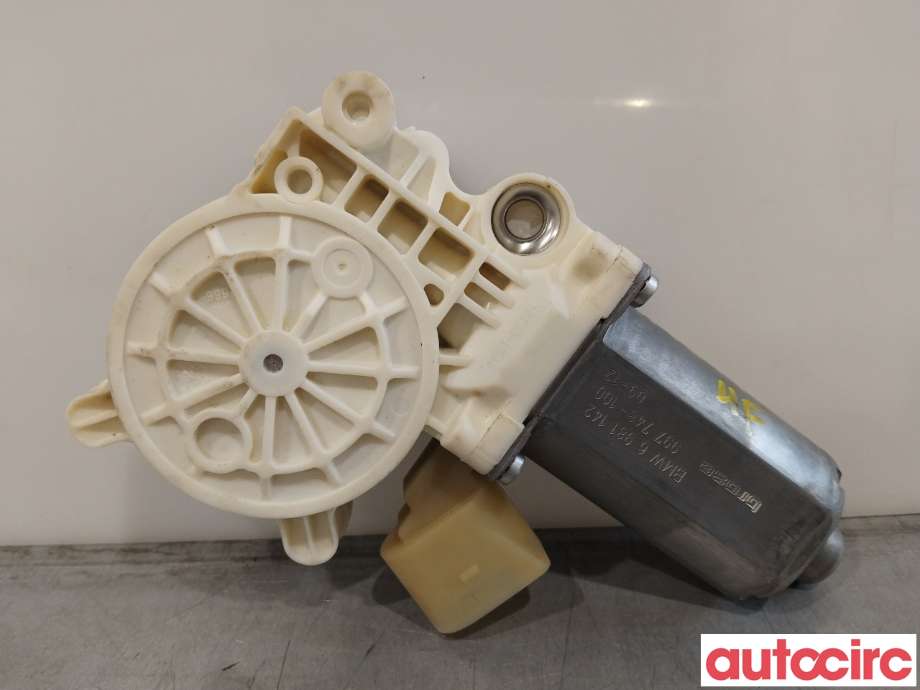 Ruteheis høyre foran til BMW 5-Serie 2003-2010 (E60/E61) (E60/E61) (BMW|67626981142|0130821458|6981142)