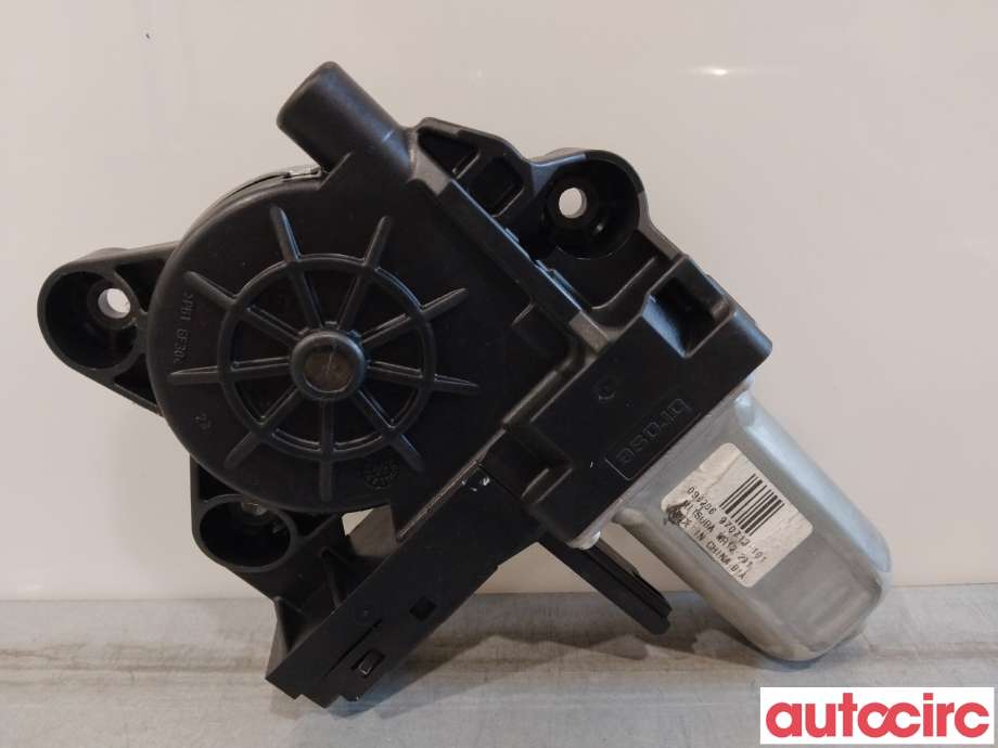 Ruteheis høyre foran til Volvo V70 2007-2013 (Type III, Fase 1)  (VOLVO|30699646|970713-101|)