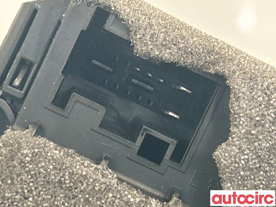 Ruteheis høyre foran til VW Transporter / Caravelle 2015-2019 (T6) (T6) (VOLKSWAGEN|7E0959802R|0130822452|7E0959802M)