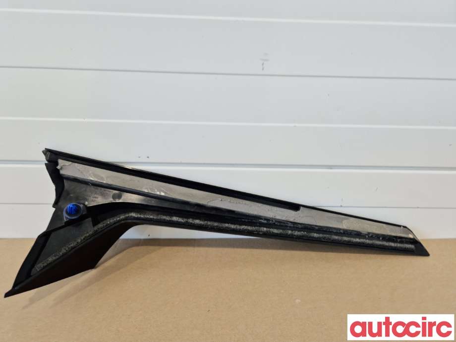 Spoiler bakluke til Audi e-tron 2018-->>  (AUDI|4KE845871|)