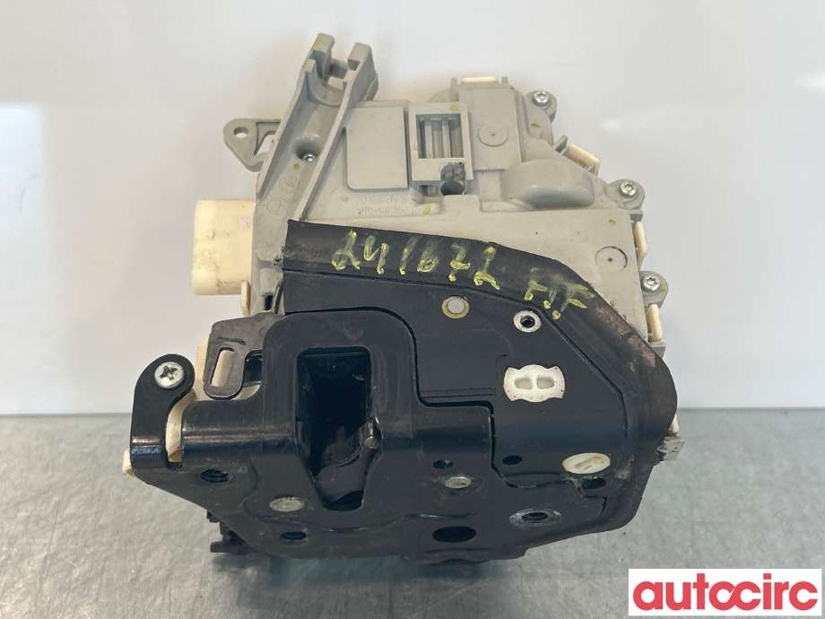 Låsekasse høyre foran til Audi A6 2011-2014 (Type IV, Fase 1) (C7) (C7) (AUDI|8J1837016E||8J1837016C)