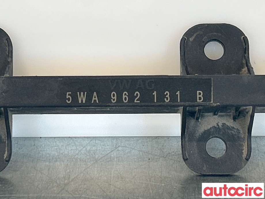 Antenne forsterker til Škoda Enyaq 2021-->>  (SKODA|5WA962131B)
