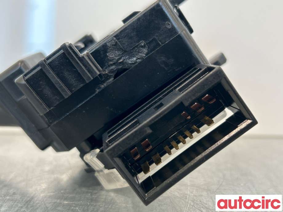Bryter blink til Hyundai Santa Fe 2006-2009 (Type II, Fase 1)  (HYUNDAI|934102B000CA|)