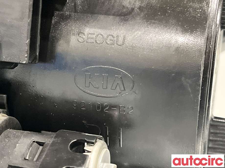 Frontlykt høyre halogen til Kia Soul 2014-2019 (Type II) (KIA|92102B2040|)