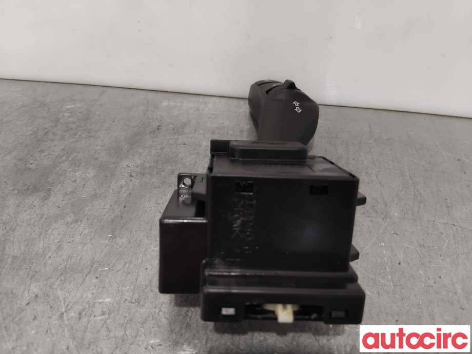 Bryter blink til Ford Kuga 2008-2012 (Type I) (FORD|1362588||4M5T-13335-BD)
