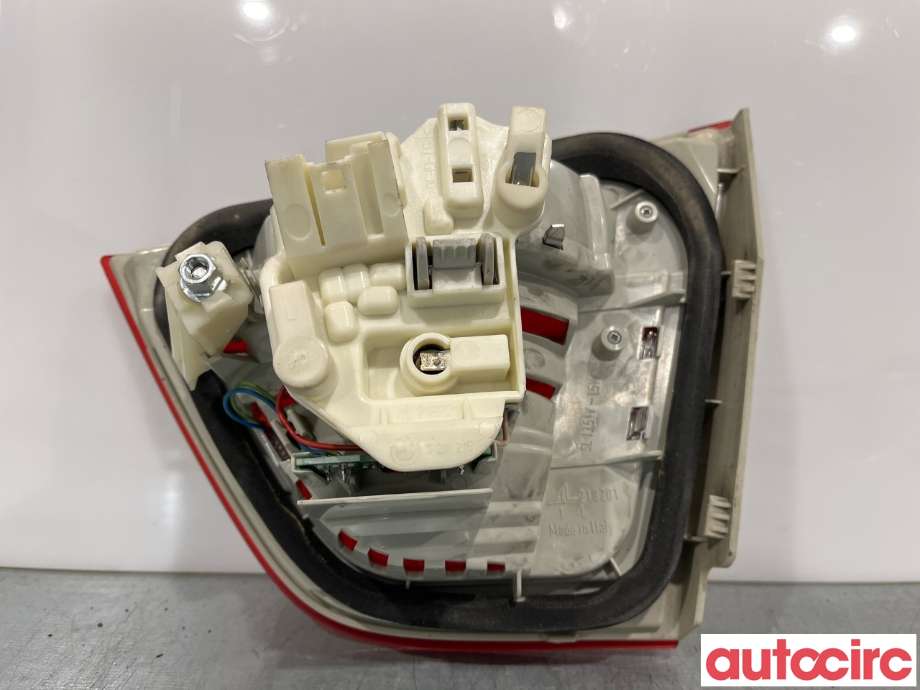 Baklykt venstre indre til BMW 3-Serie 2005-2011 (E90/E91/E92/E93) (E90/E91/E92/E93) (BMW|63217289433|)