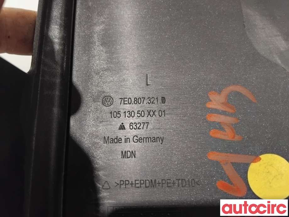 Støtfangerving venstre bak til VW Transporter / Caravelle 2015-2019 (T6) (T6) (VOLKSWAGEN|7E0807321D|)