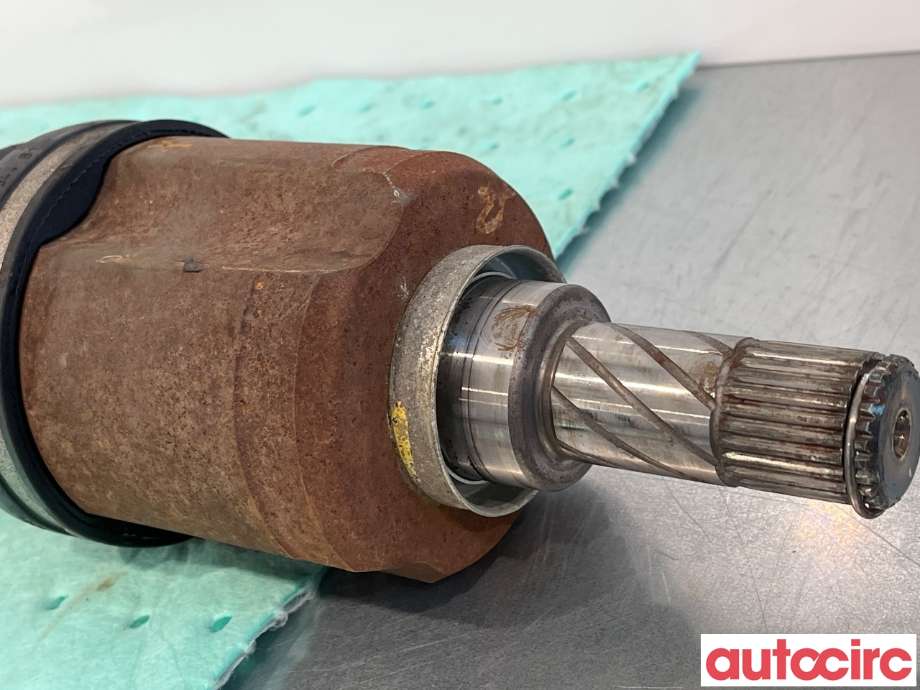 Drivaksel venstre foran til Nissan Qashqai 2010-2014 (Type I, Fase 2)  (NISSAN|39101JD52B|)