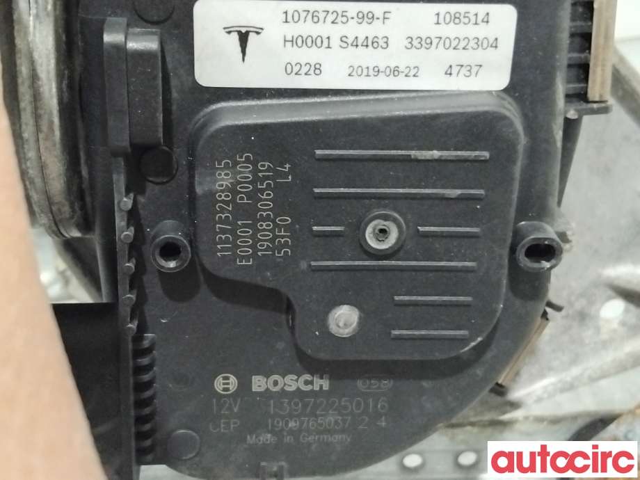 Viskermotor frontrute til Tesla Model 3 2018-2023 (Fase 1)  (TESLA|1076725-00-F|1397225016)