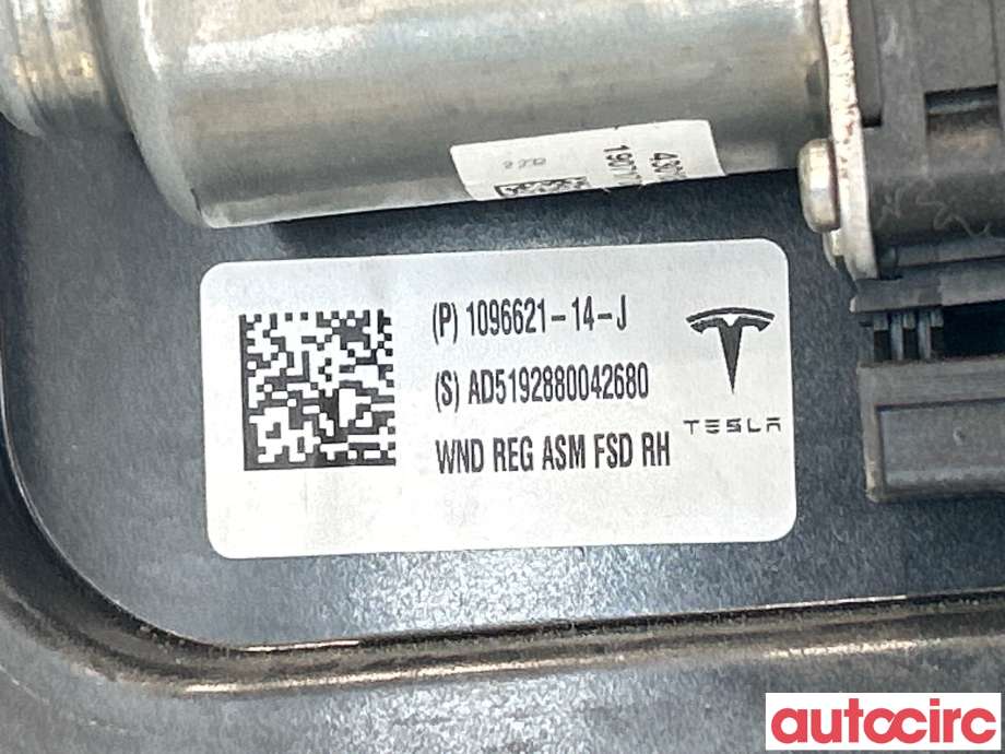 Ruteheis høyre foran til Tesla Model 3 2018-2023 (Fase 1)  (TESLA|1096621-14-J|)