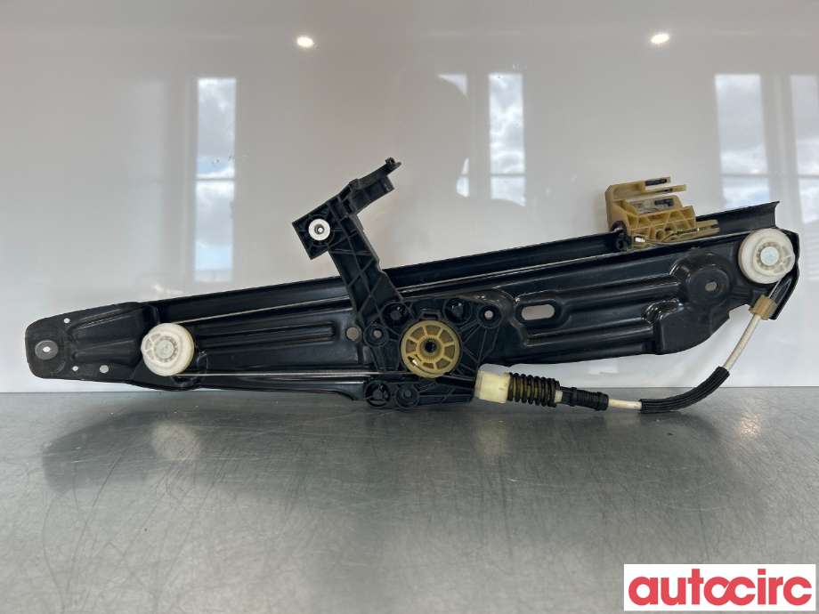 Ruteheis til BMW 5-Serie 2010-2017 (F10/F11) (F10/F11) (BMW|51357182614|)