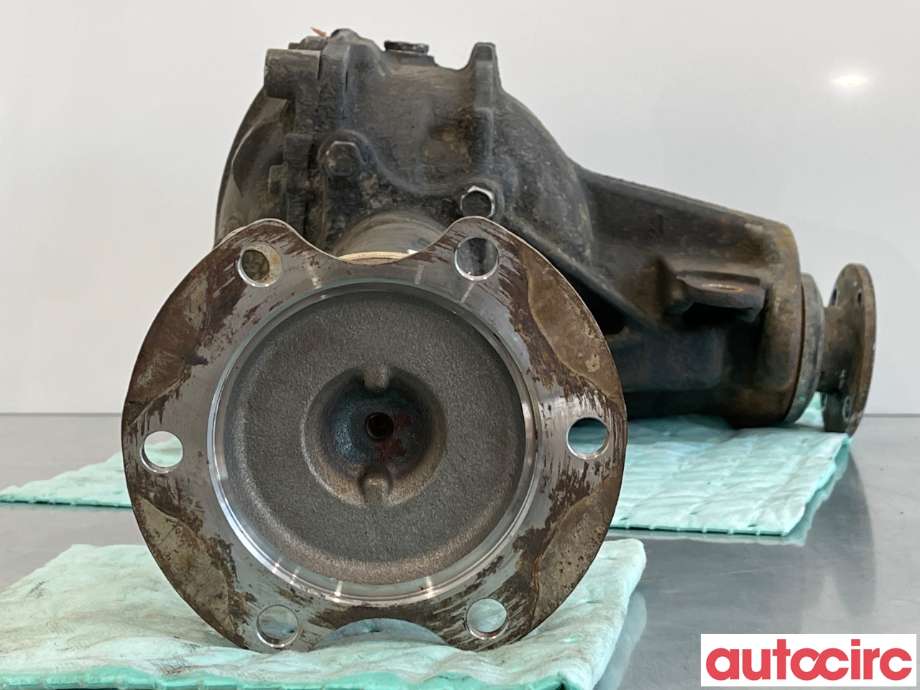 Kardang til Toyota Hiace 2007-2012 (Fase 3)  (TOYOTA|4111026570)