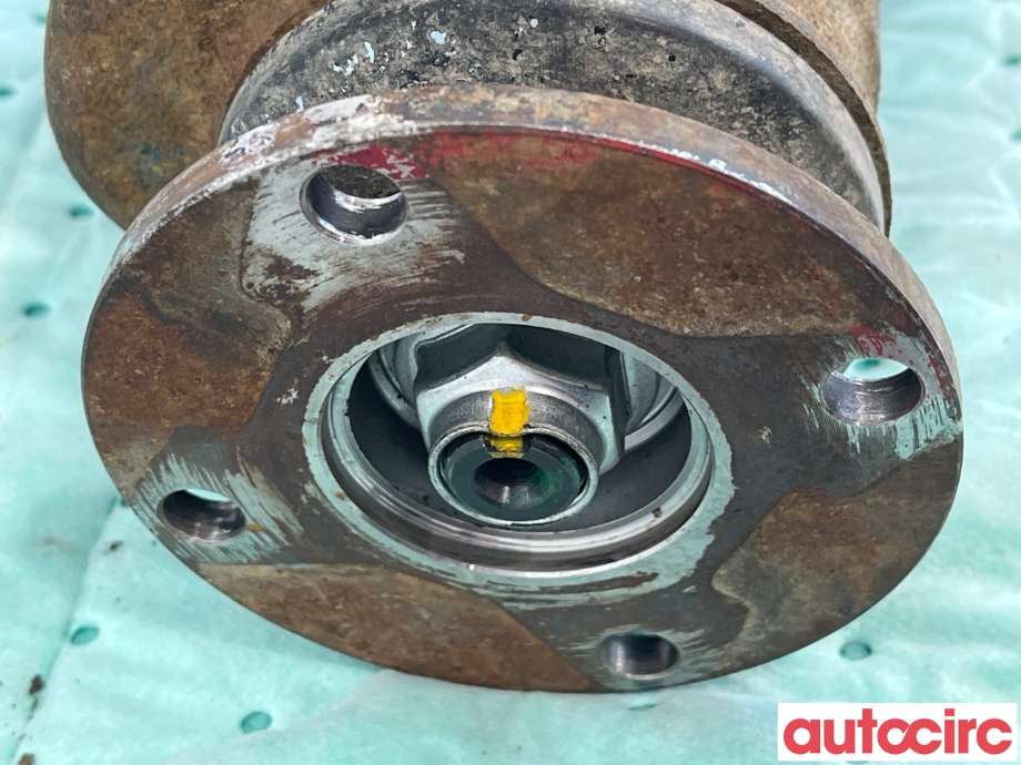 Kardang til Toyota Hiace 2007-2012 (Fase 3)  (TOYOTA|4111026570)