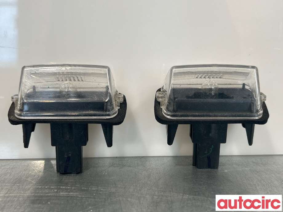 Skiltlys til Toyota Corolla 2019-->>  (TOYOTA|812700D120|)