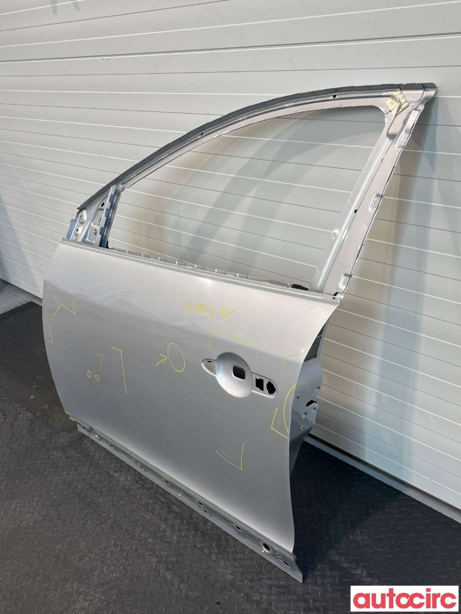 Dør venstre foran til Renault Megane 2009-2016 Type III  (RENAULT|801016886R|801016815R)