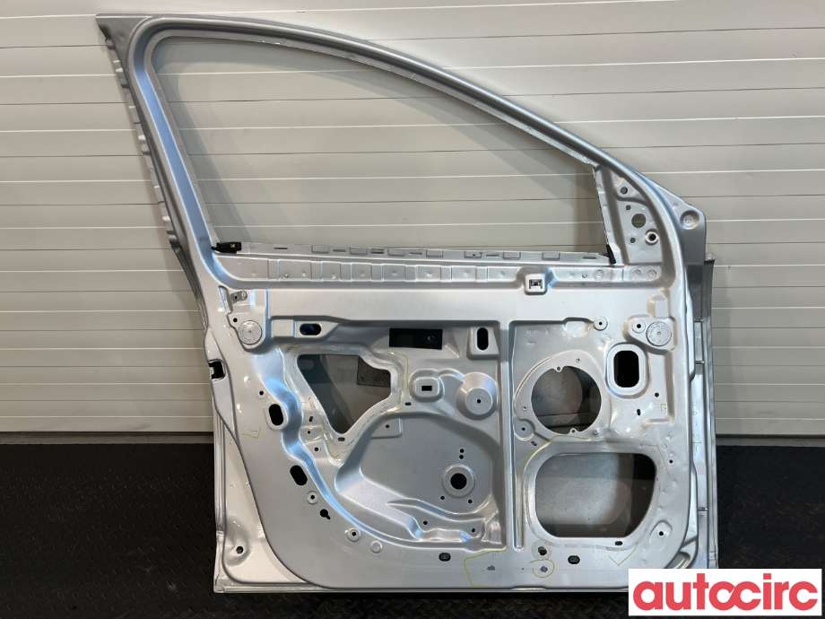 Dør venstre foran til Renault Megane 2009-2016 Type III  (RENAULT|801016886R|801016815R)