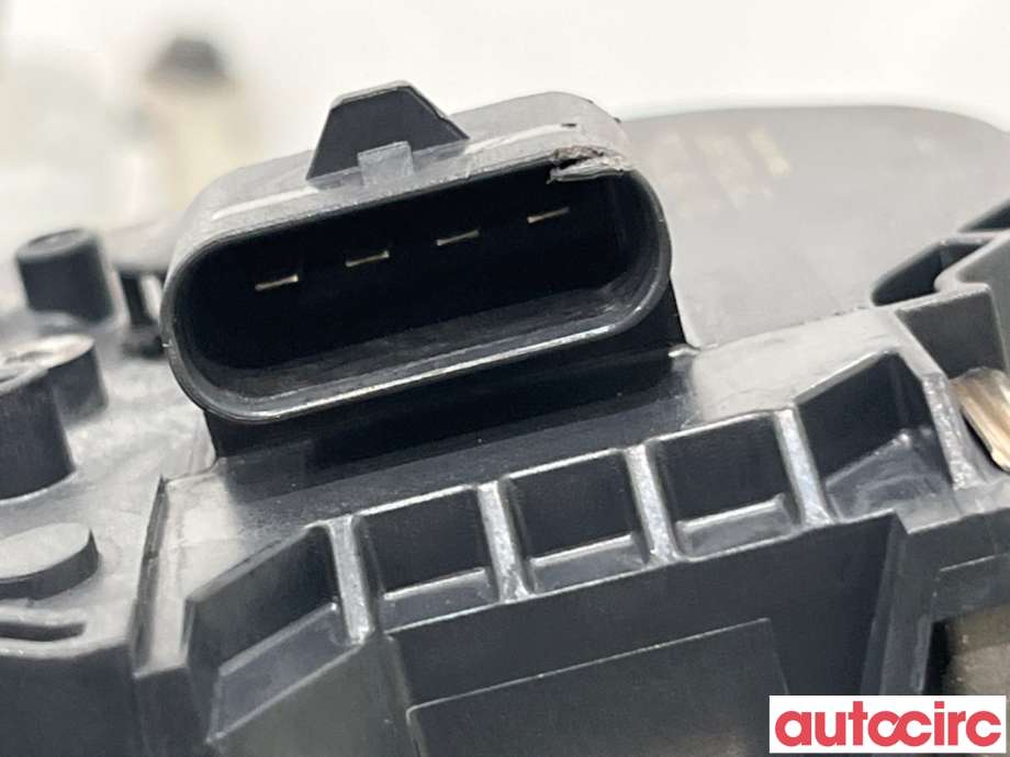 Viskermotor frontrute til Mercedes C-Klasse 2011-2014 (Fase 2) (W204) (W204) (MERCEDES|A2048201040|1397220666)