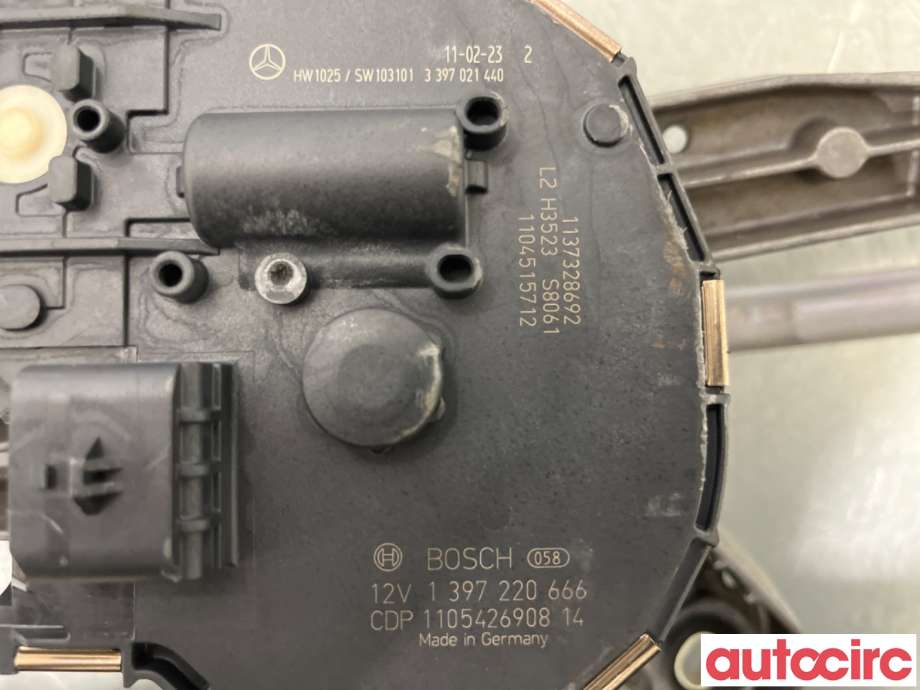 Viskermotor frontrute til Mercedes C-Klasse 2011-2014 (Fase 2) (W204) (W204) (MERCEDES|A2048201040|1397220666)