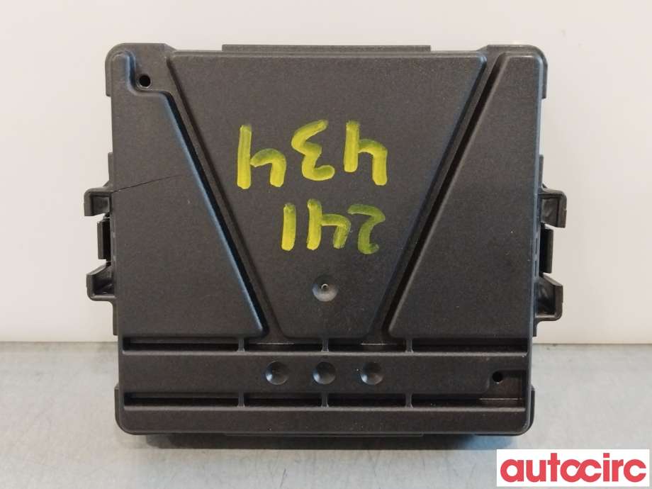 Diverse deler til VW Passat 2015-2019 (Fase 1) (B8) (B8) (VOLKSWAGEN|3Q0907530H|)