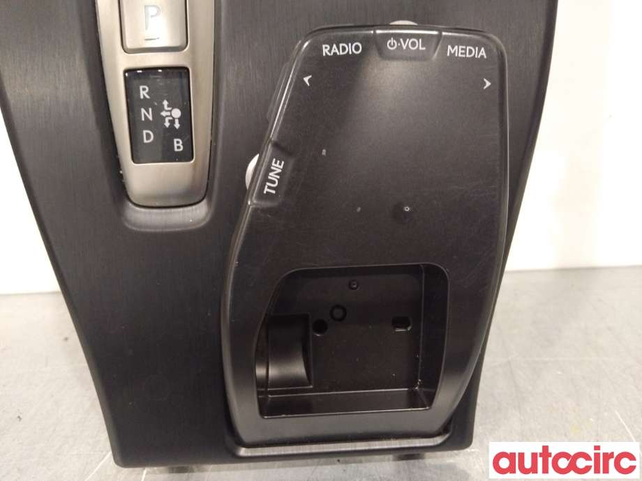 Dashbord koppholder til Lexus UX 2018-->>  (LEXUS|5880476170|8617076030)