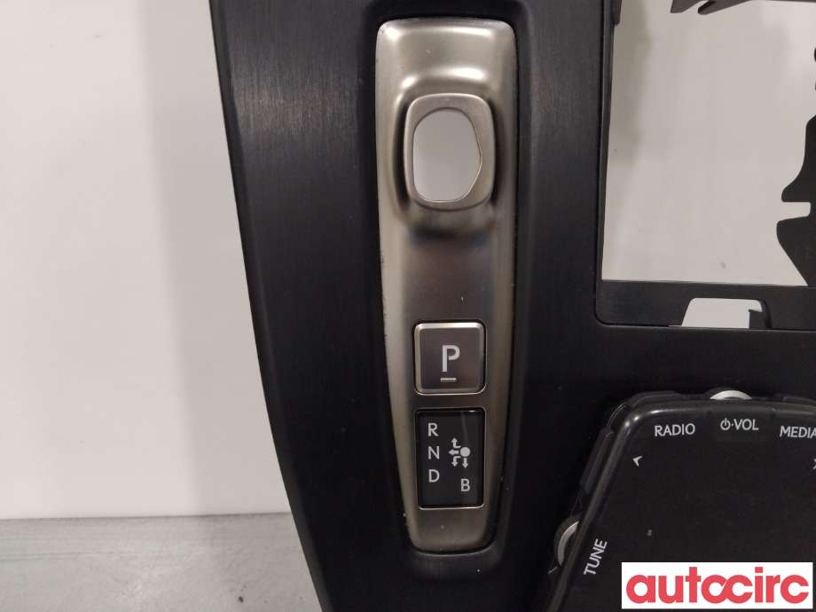 Dashbord koppholder til Lexus UX 2018-->>  (LEXUS|5880476170|8617076030)