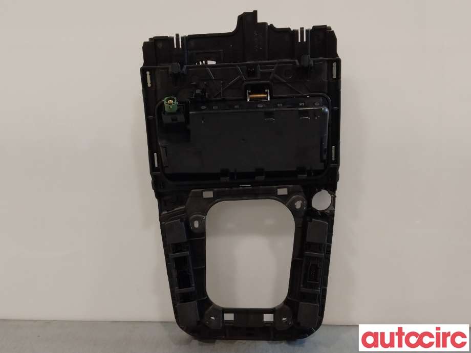Diverse deler til VW Passat 2015-2019 (Fase 1) (B8) (B8) (VOLKSWAGEN|3G1864263|)