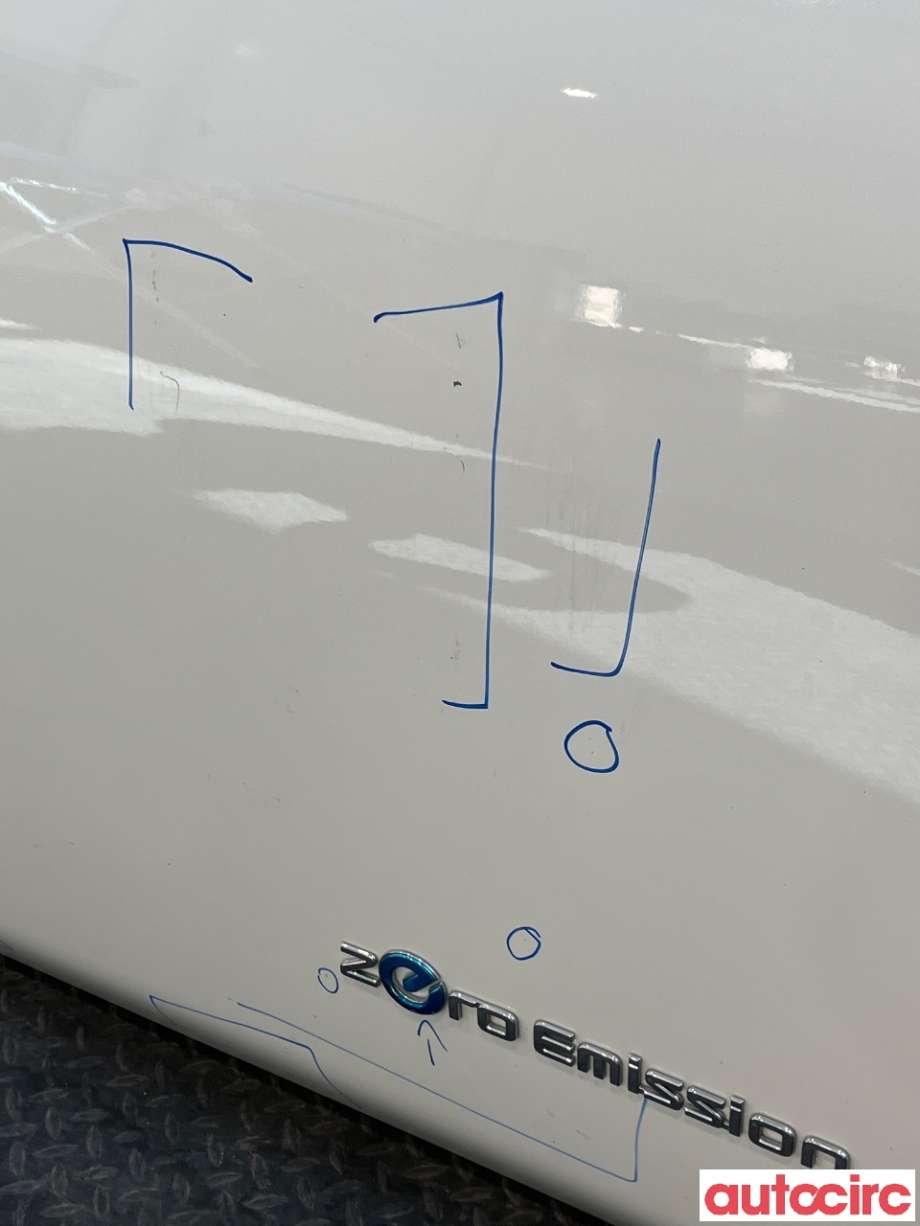 Dør høyre foran til Nissan Leaf 2018-->> (Type II)  (NISSAN|H01005SLMA|H01005SLAA)