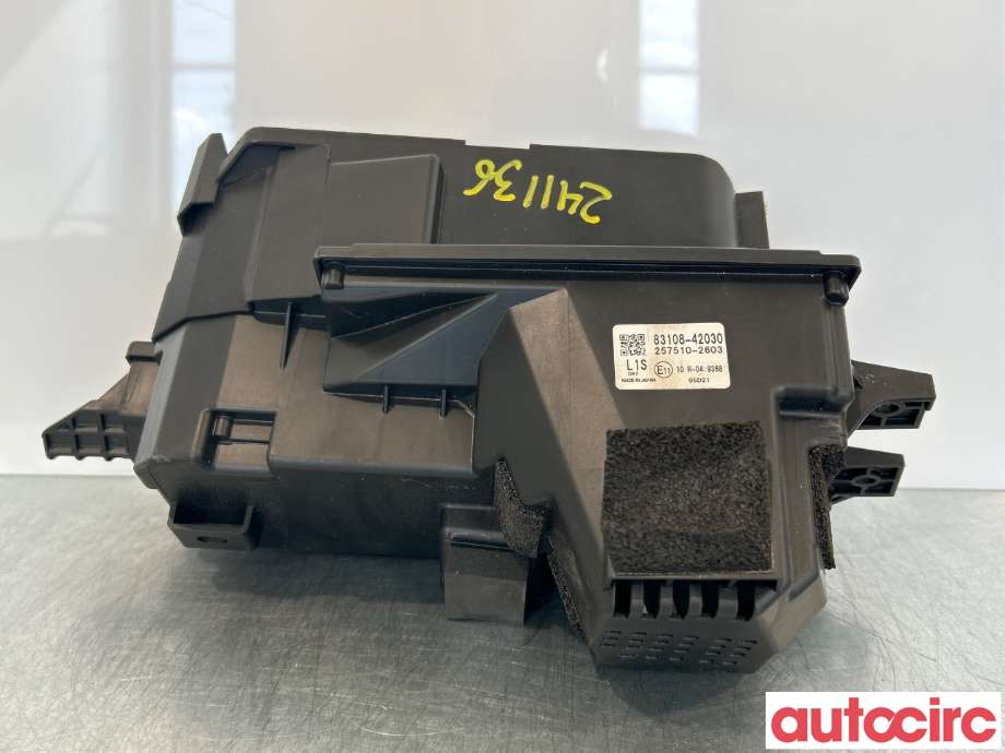 Multimedia display (MCU - Media Controller Unit) til Toyota RAV4 2019-->> (Type V)  (TOYOTA|8310842030)